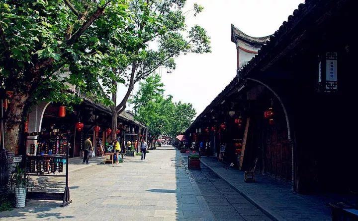 因利用业务便利为他人牟取不正当利益,中国人寿乌鲁木齐市沙依巴克区支公司被罚款1万元